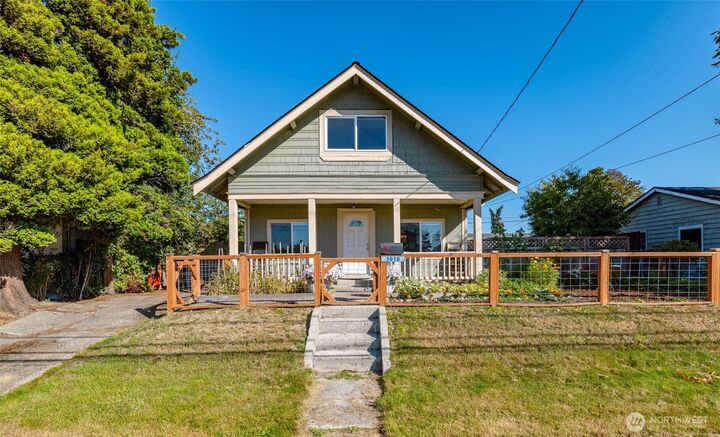 Property Photo:  1616  12th Street  WA 98221 