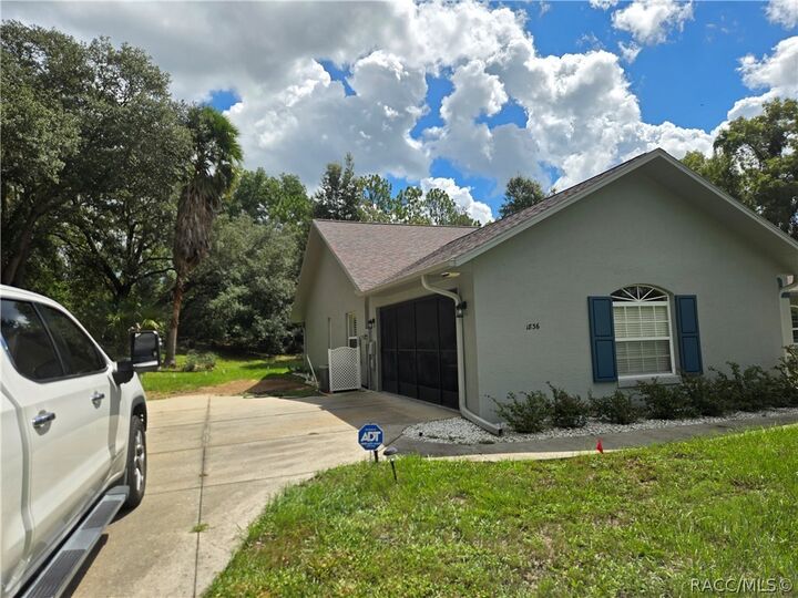 Property Photo: 1836 E Monopoly Loop FL 34453