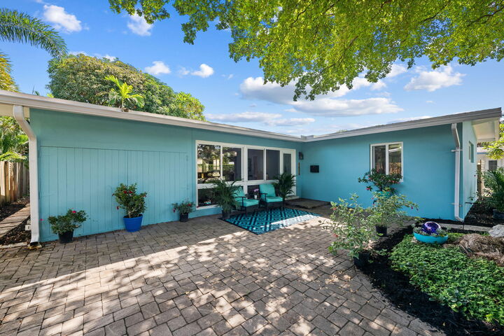 Property Photo:  1636 NE 7th Terrace  FL 33305 
