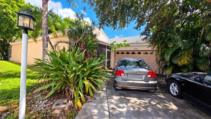 Property Photo: 9538 NW 8th Circle FL 33324