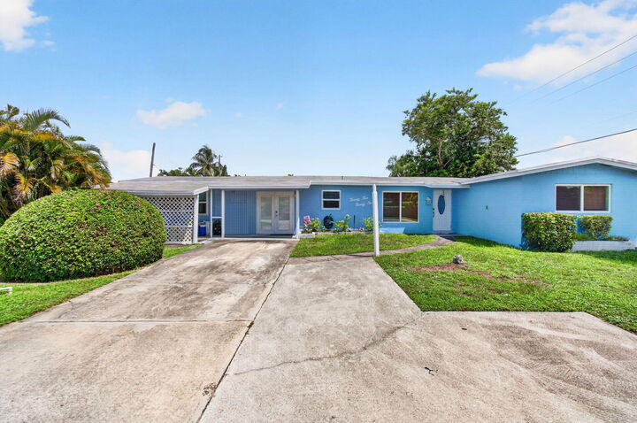 Property Photo: 2521 Myrica Road FL 33406