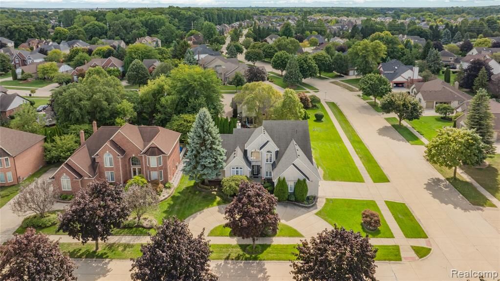 Property Photo:  4830 Homestead Drive  MI 48314 