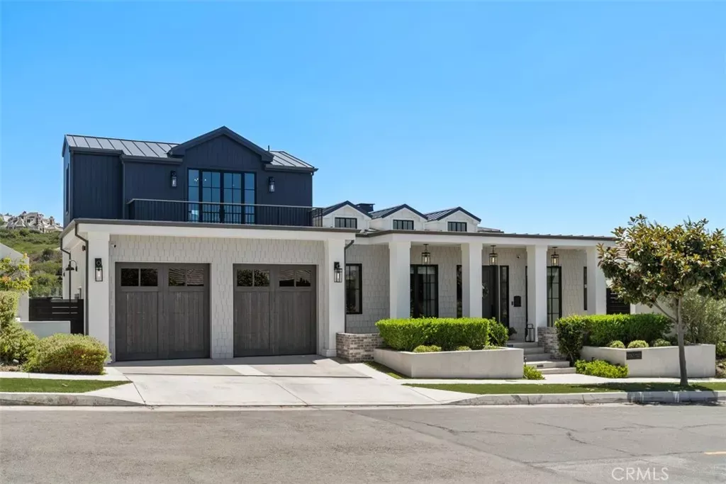 Property Photo:  1030 Sandcastle Drive  CA 92625 