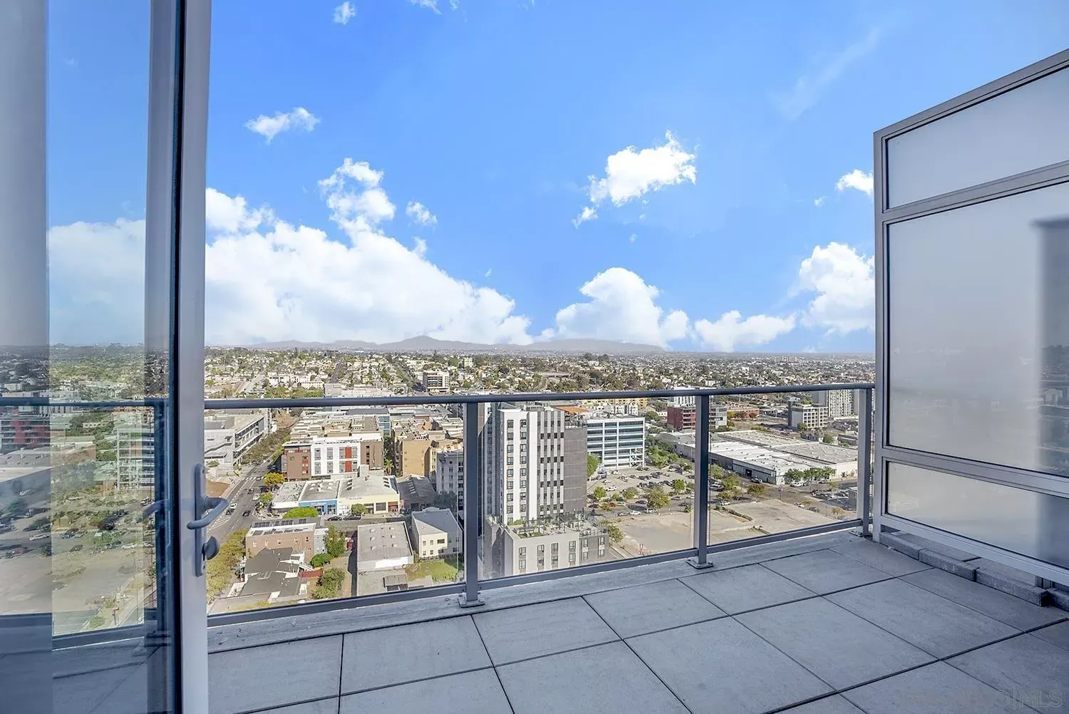 Property Photo:  1080 Park Blvd 1907  CA 92101 