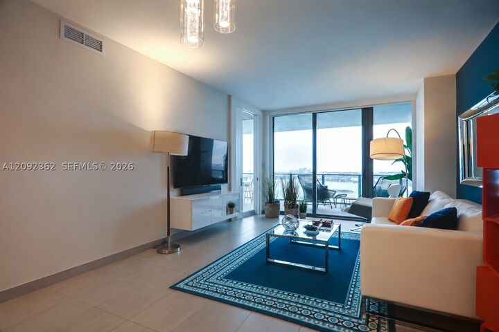 Property Photo: 650 NE 32nd St 4105 FL 33137