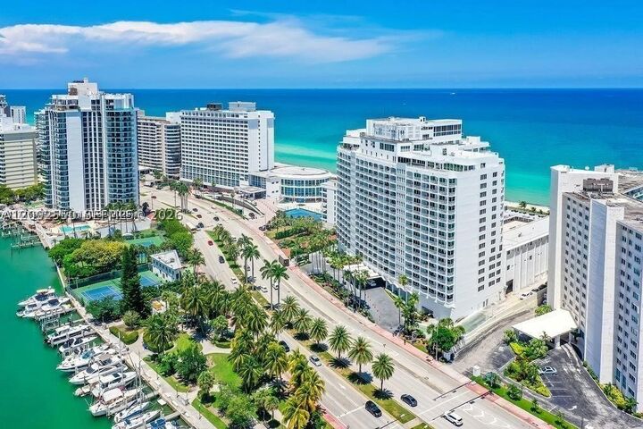 Property Photo: 5401 E Collins Ave 601 FL 33140