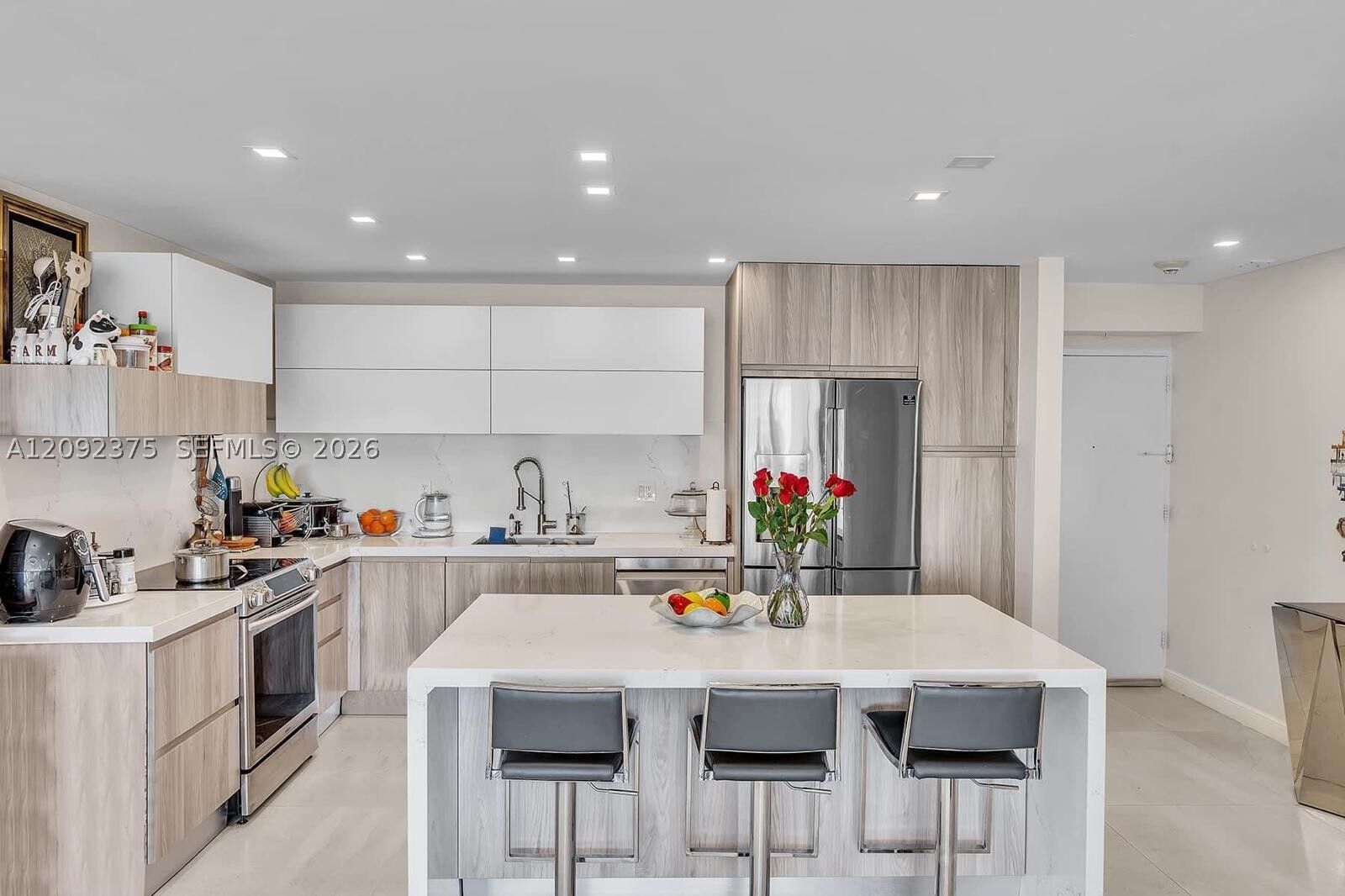 Property Photo: 19390 Collins Ave 421 FL 33160