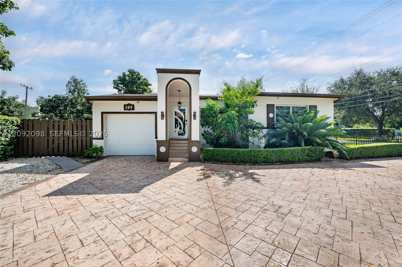 Property Photo: 589 Miller Dr FL 33166