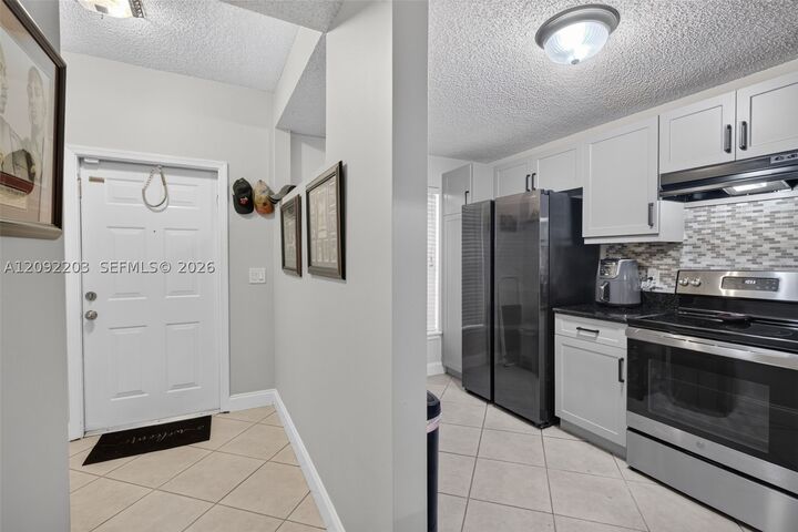 Property Photo:  3176 SW 50th St  FL 33312 