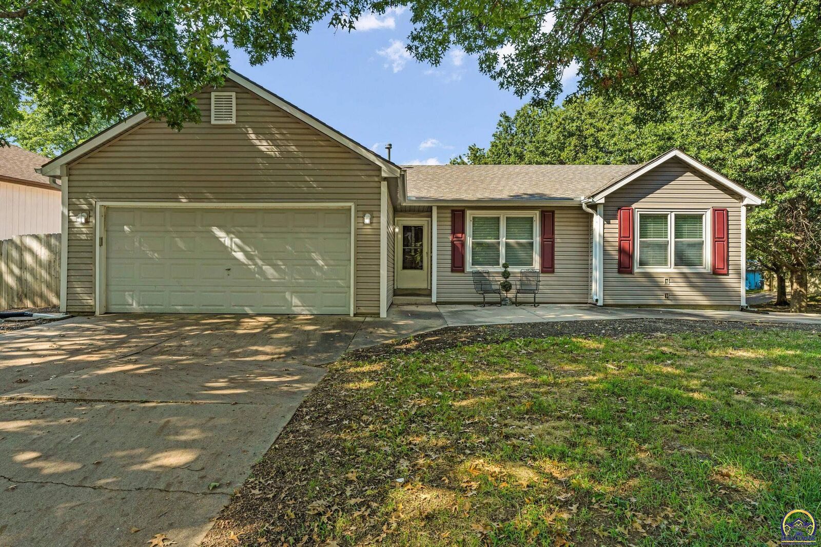 Property Photo: 2601 Cranley St KS 66046