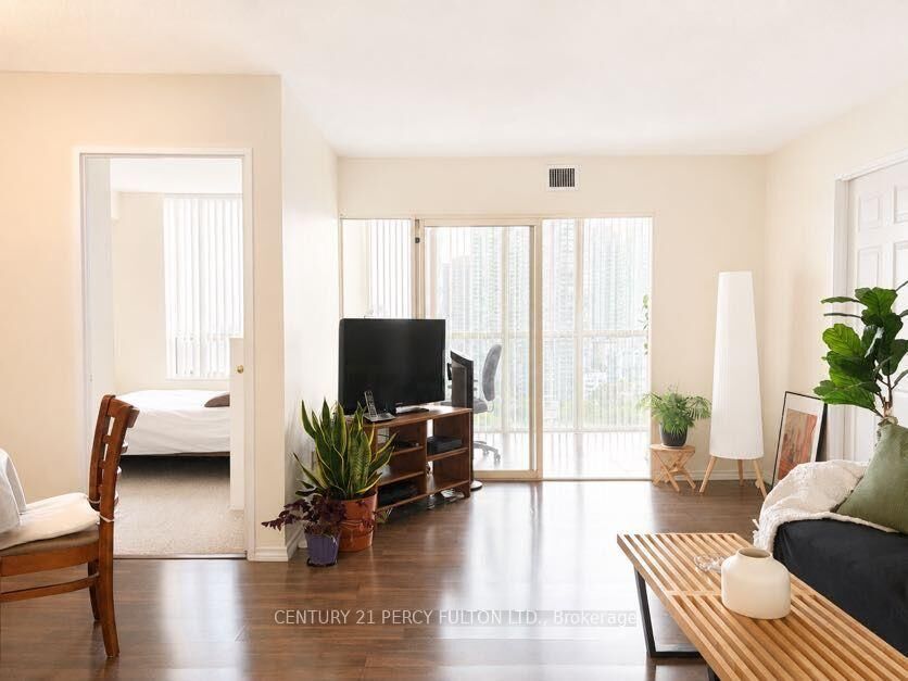 Property Photo:  285 Enfield Place 2006  ON L5B 3Y6 