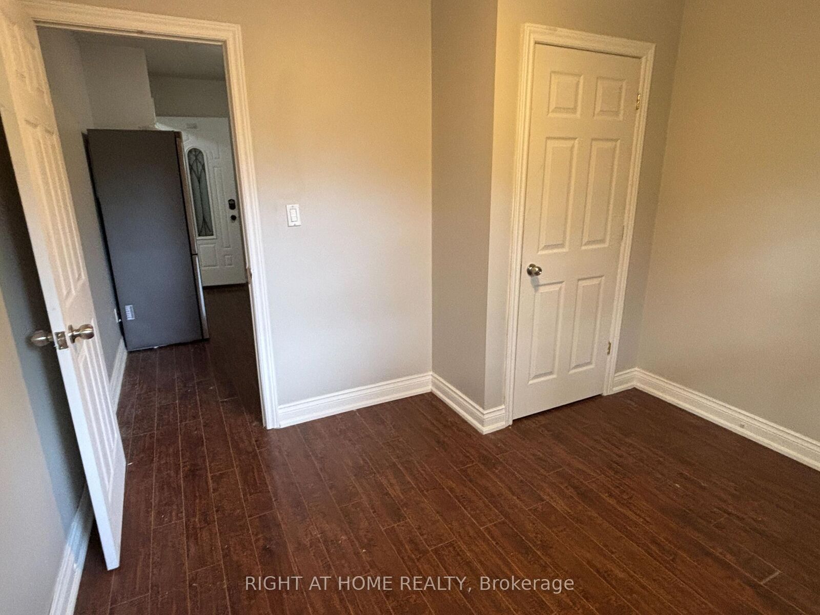 Property Photo:  507 Oakwood Avenue Upper A  ON M6E 2W9 