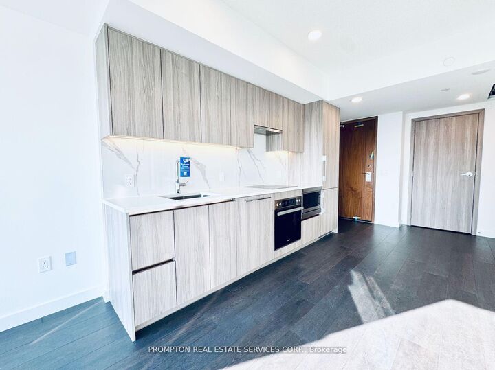 Property Photo:  3 Concord Cityplace Way 4101  ON M5V 0X4 