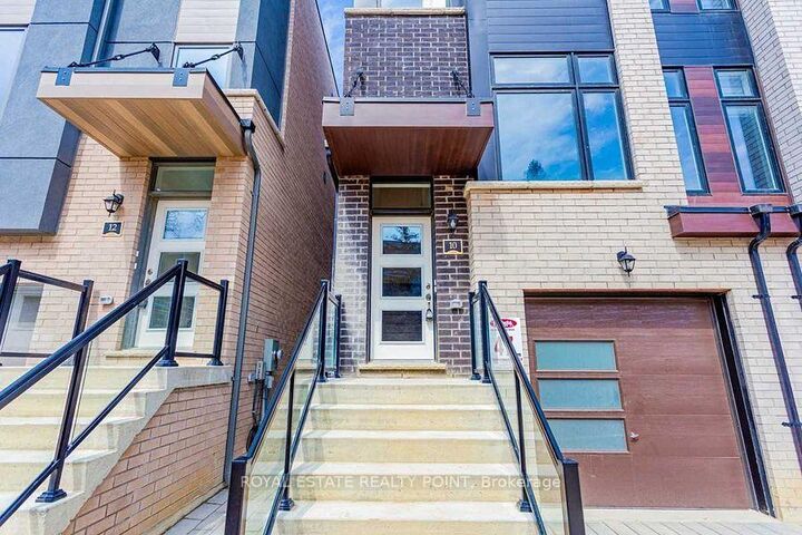 Property Photo:  10 Creekbank Road Main  ON M6L 0A4 