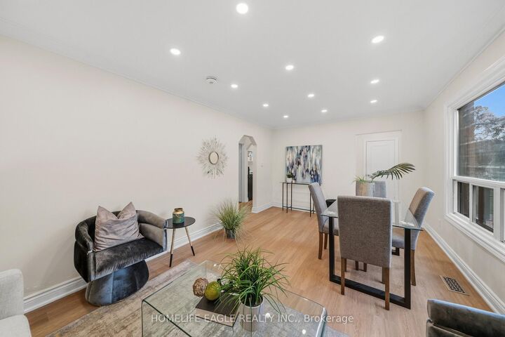 Property Photo:  82 Scarborough Heights Boulevard  ON M1M 2V4 
