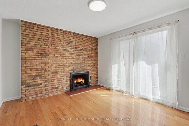 Property Photo:  639 Morin Street 7  ON K1K 3G8 