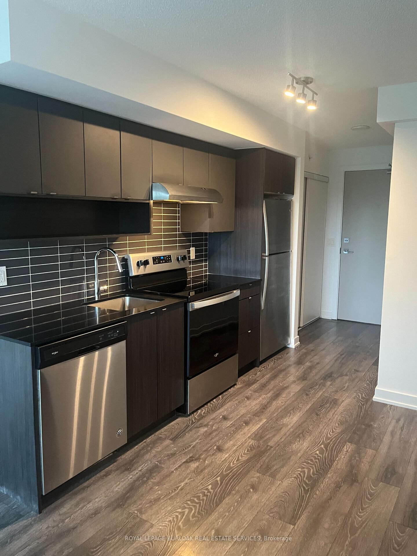 Property Photo:  1119 Cooke Boulevard B519  ON L7T 0C7 