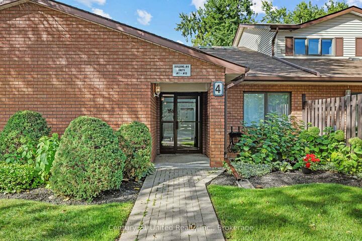 Property Photo:  36 Champlain Crescent 10  ON K9L 1T1 