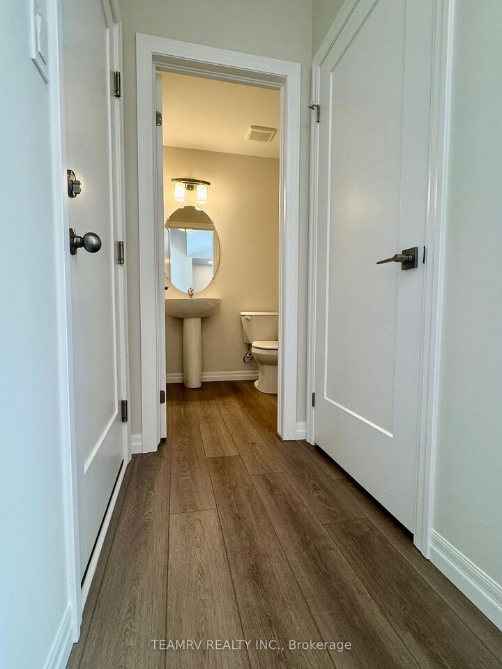 Property Photo:  35 Canary Street  ON N4G 0K3 