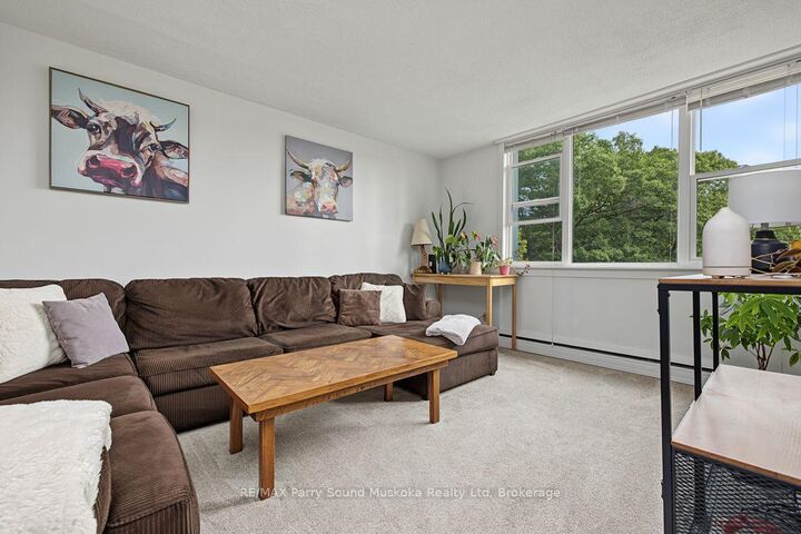 Property Photo:  118 Isabella Street 16  ON P2A 1N1 