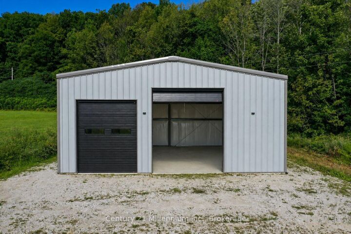 Property Photo:  