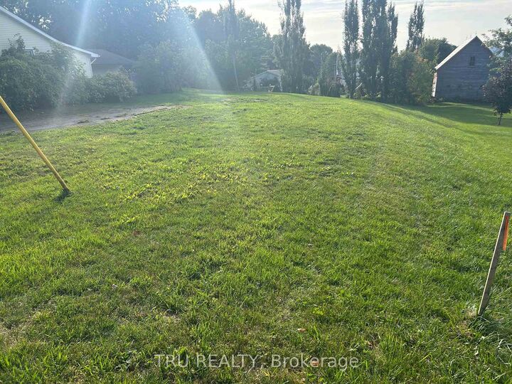 Property Photo:  9 Wellington Street W  ON K0E 1B0 