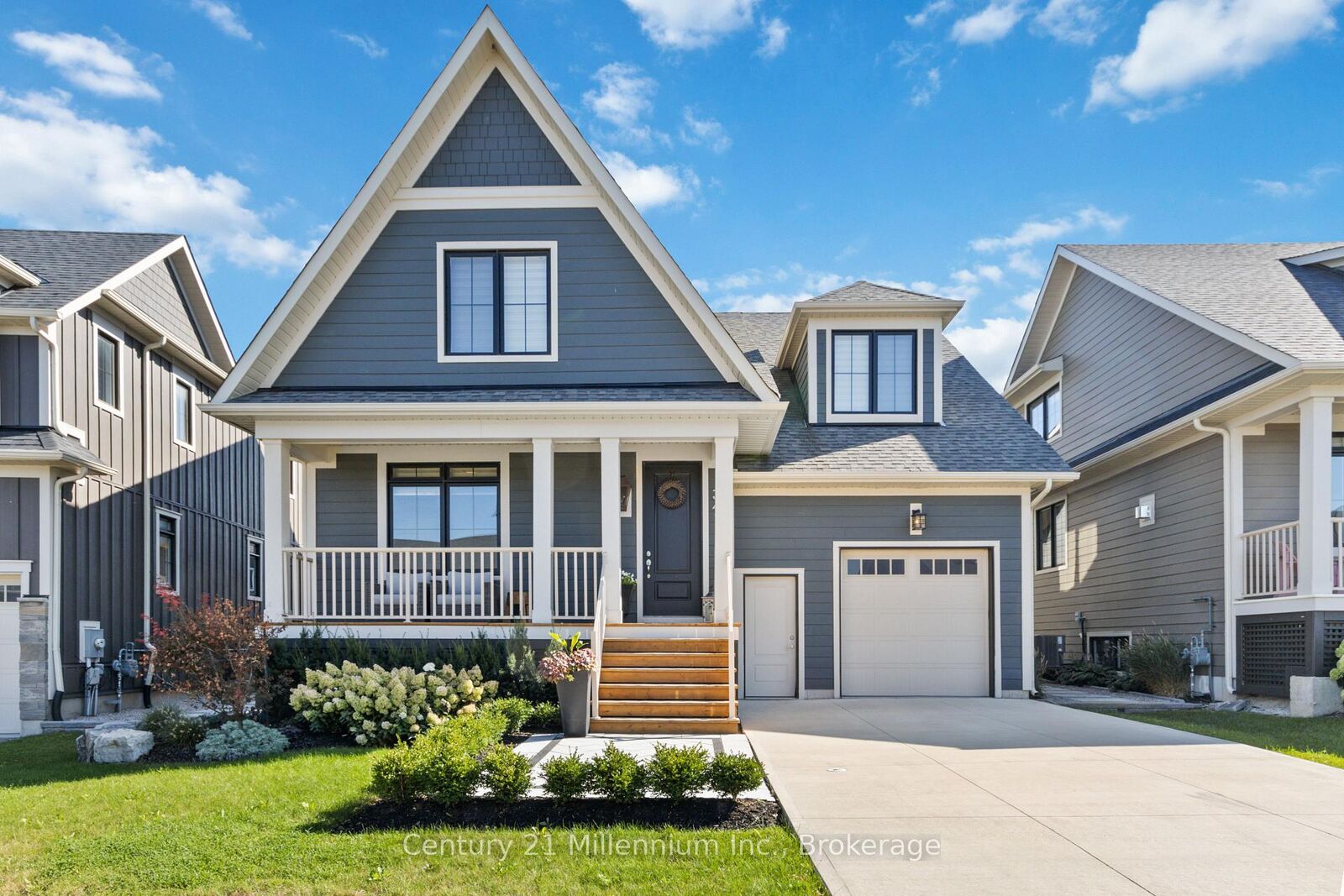 Property Photo:  341 Yellow Birch Crescent  ON L9Y 0Y5 