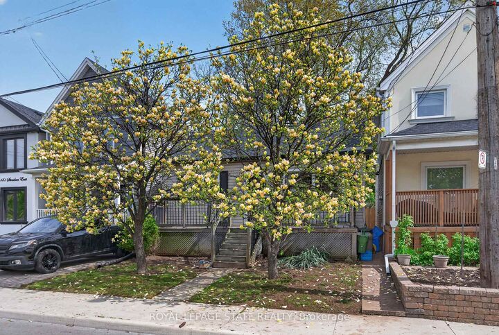 Property Photo:  147 Strachan Street E  ON L8L 3M7 
