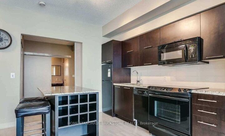 Property Photo:  21 Nelson Street 709  ON M5V 3H9 