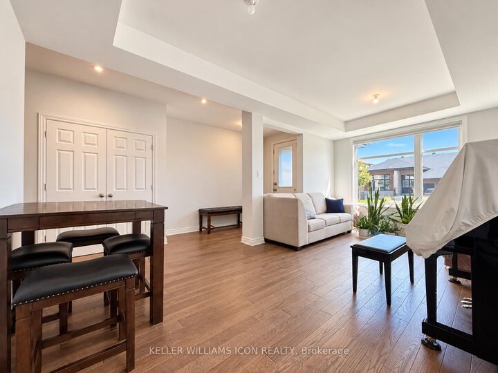 Property Photo:  306 Memorial Grove  ON K1X 0C8 