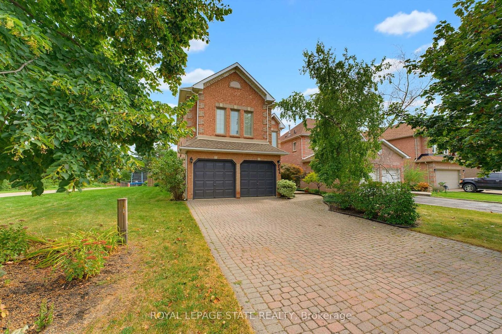 Property Photo:  144 Cove Crescent  ON L8E 5A2 