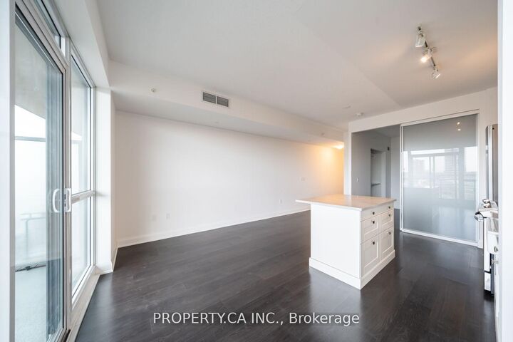 Property Photo:  160 Vanderhoof Avenue 601  ON M4G 0B7 