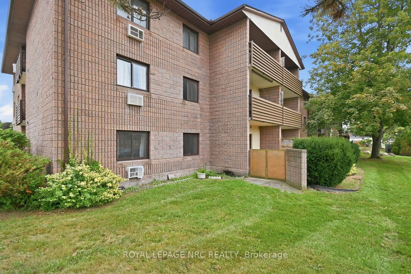 Property Photo:  72 Main Street E 106  ON L3K 5Z8 