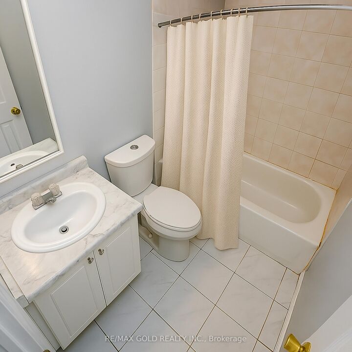 Property Photo:  79 Windmill Boulevard Bsmt  ON L6Y 3T9 