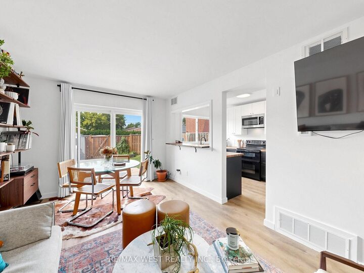 Property Photo:  2027 Bluefields Drive 6  ON L7P 1J9 