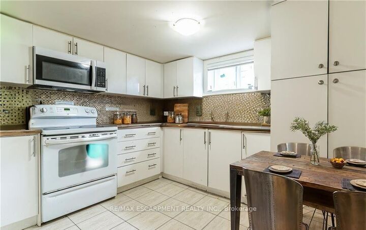 Property Photo:  609 Mohawk Road E 2  ON L8V 2J8 