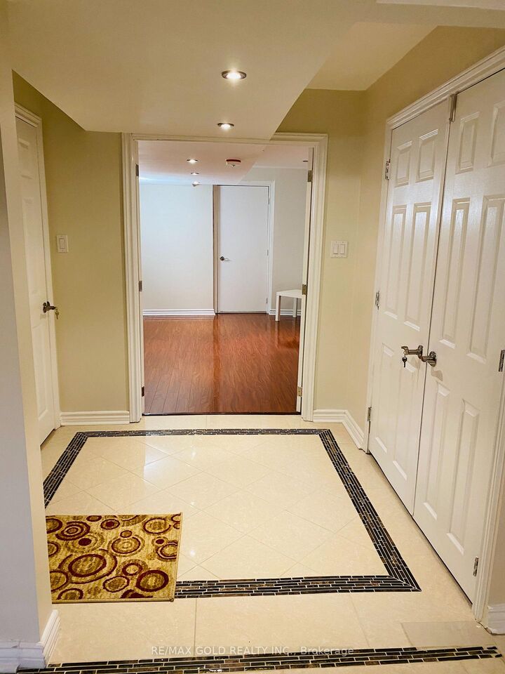Property Photo:  102 Gardenbrooke Trail Basement  ON L6P 3G9 