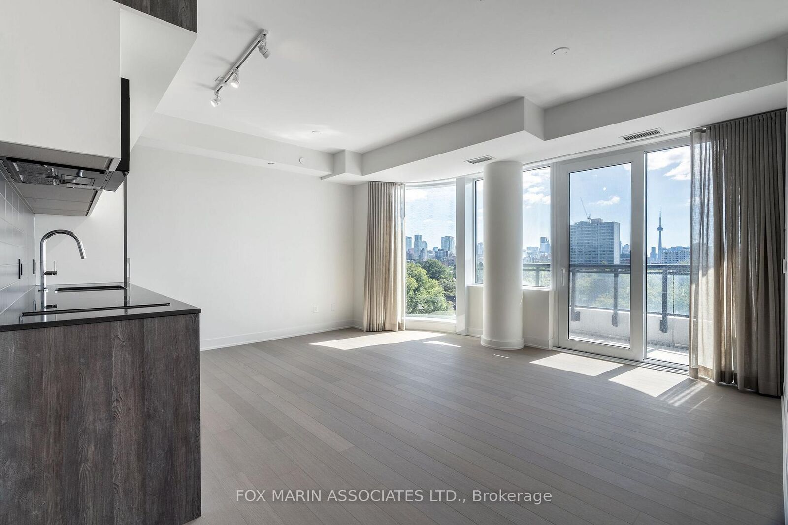 Property Photo:  322 Dupont Street 801  ON M5R 0E3 