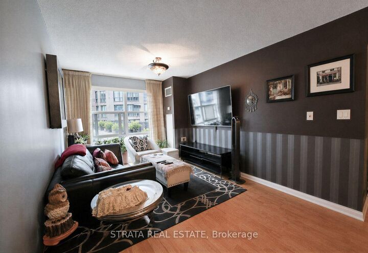 Property Photo:  11 St Joseph Street 304  ON M4Y 3G4 