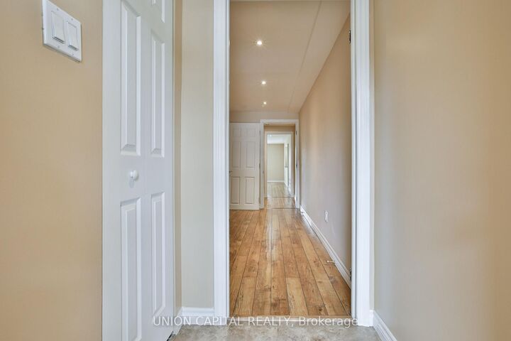 Property Photo:  234 Fairglen Avenue Basement  ON M1W 1B1 