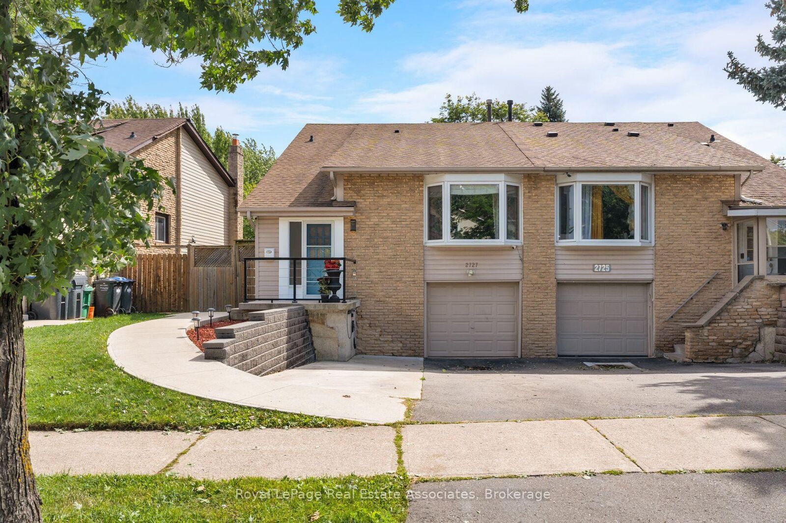 Property Photo:  2727 Bucklepost Crescent  ON L5N 1X6 