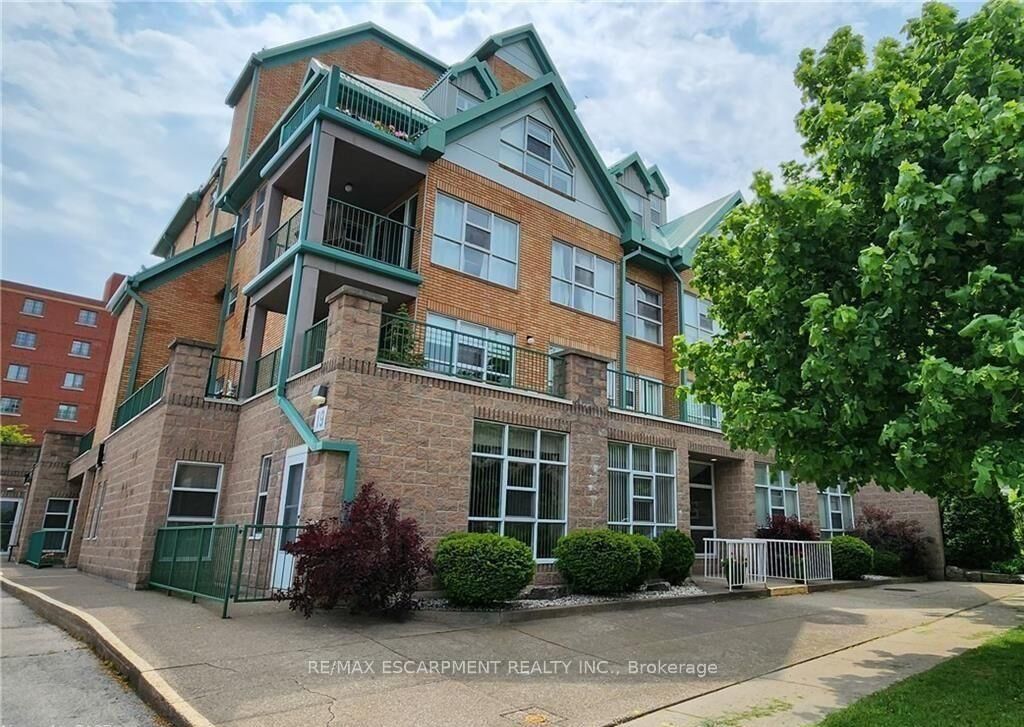Property Photo:  19 Lake Avenue S 204  ON L8G 2V1 