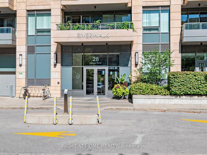 Property Photo:  28 Uptown Drive Ph16  ON L3R 5M5 