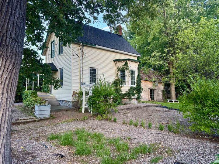 Property Photo: 326 Third Street E ON K6H 2E4