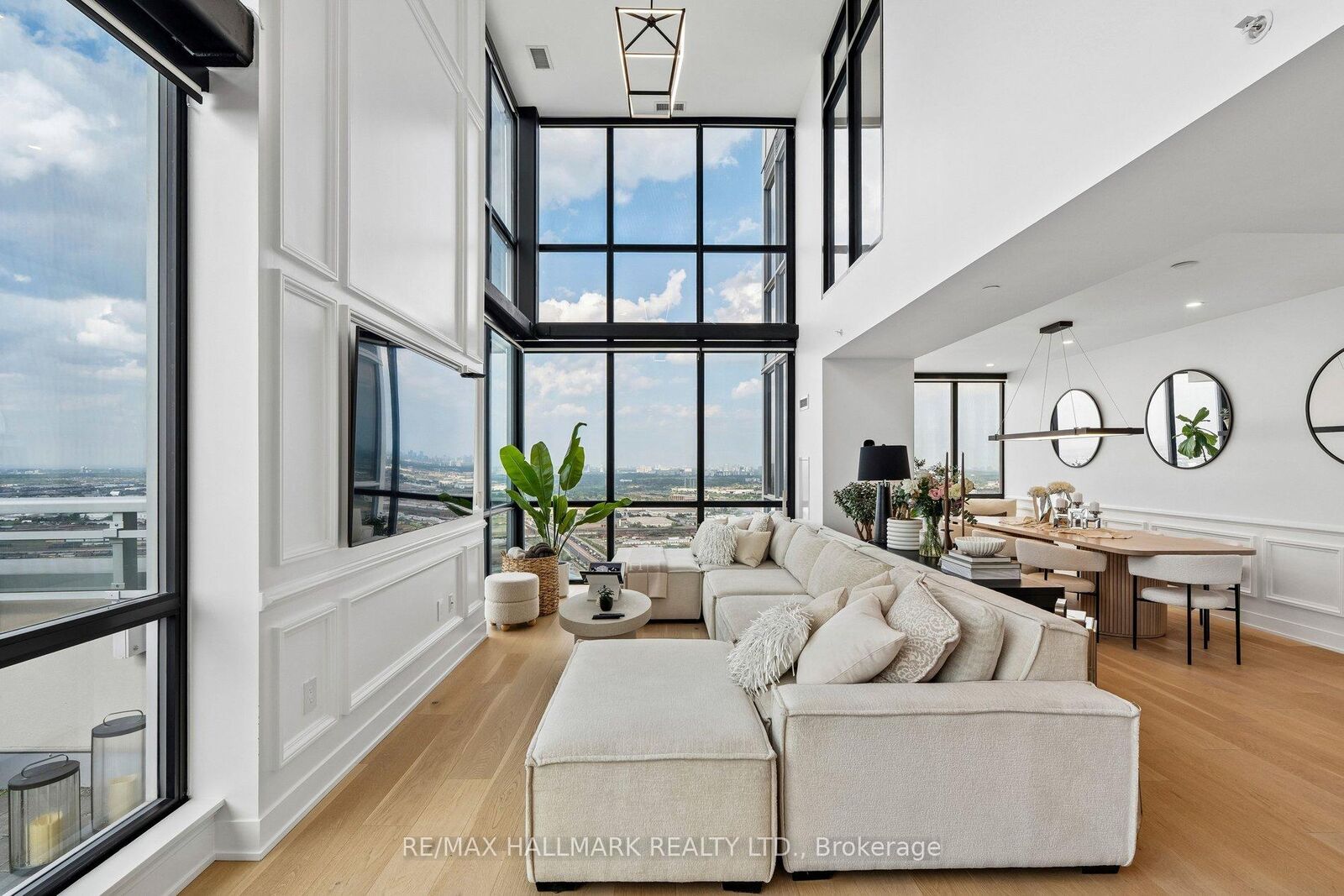 Property Photo:  2908 Highway 7 N/A Ph3806  ON L4K 0K5 