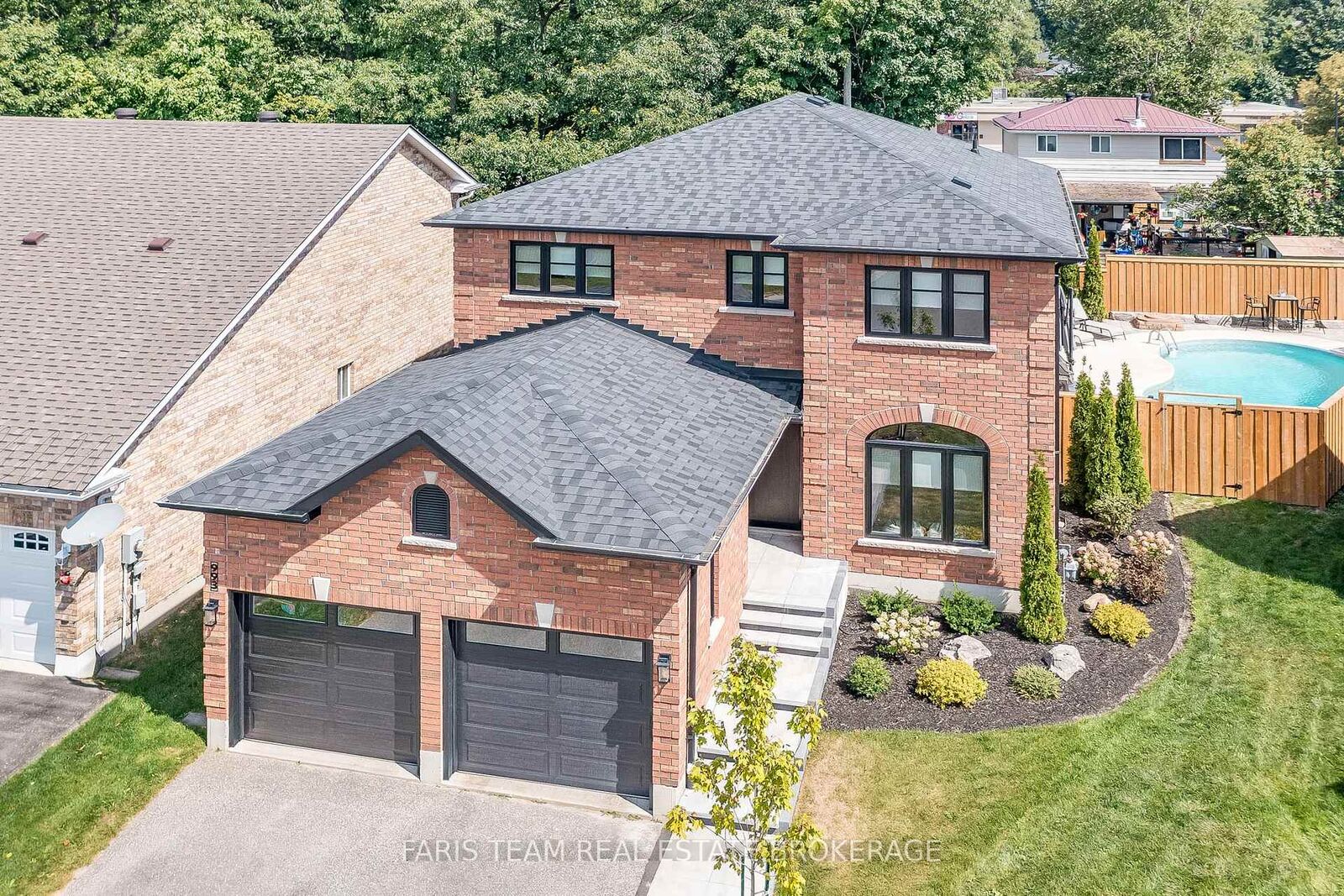 Property Photo:  993 Whitney Crescent  ON L4R 5N3 
