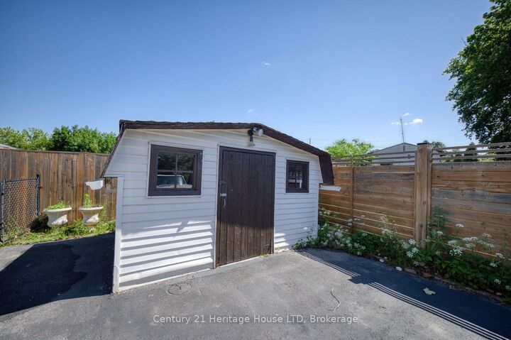 Property Photo: 37 Coronation Boulevard Basement ON L2S 2V2