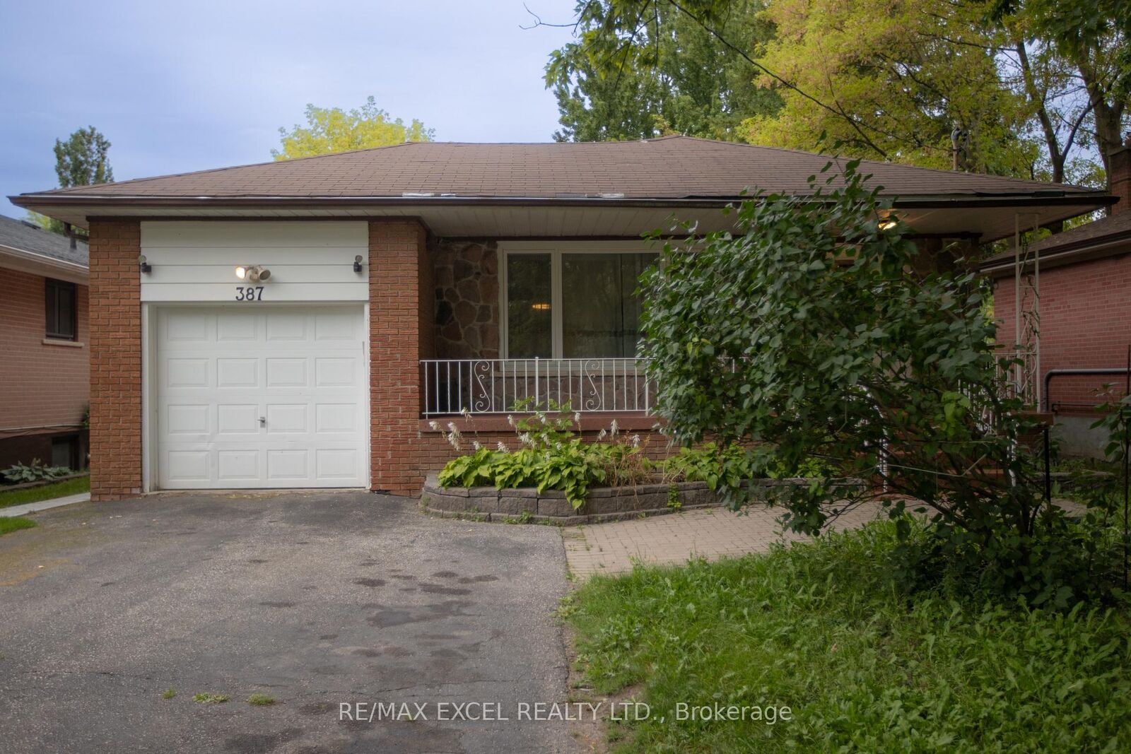 Property Photo:  387 Crosby Avenue Basement  ON L4C 2R8 