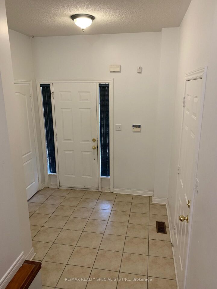 Property Photo:  10 Ashmere Road  ON L7A 1R3 