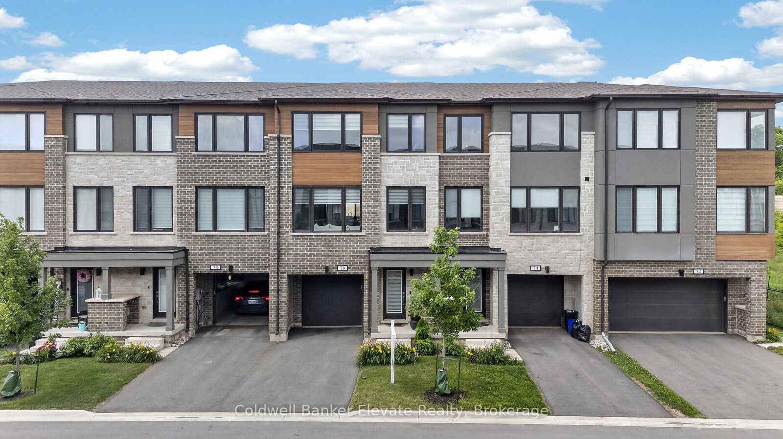 Property Photo:  76 Windtree Way  ON L7G 0P6 
